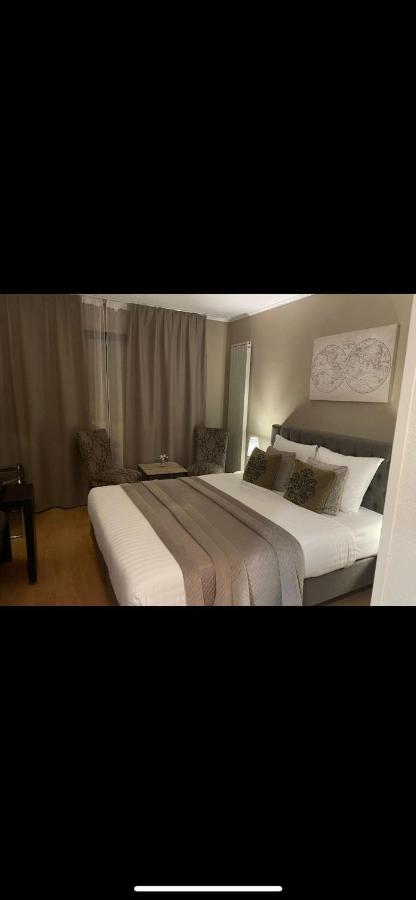 Park Hotel Airport 샤를루아 외부 사진