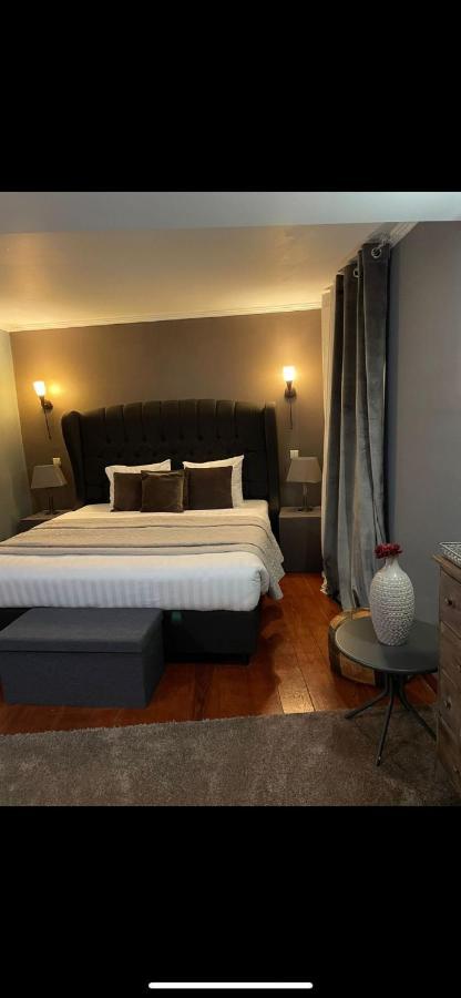 Park Hotel Airport 샤를루아 외부 사진