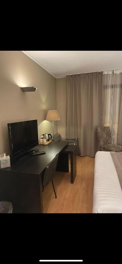 Park Hotel Airport 샤를루아 외부 사진